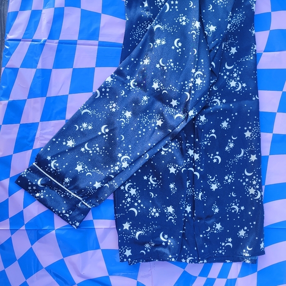 Vero Modo Celestial Moon & Stars Print Button Down Sleep Shirt - Picture 3 of 4